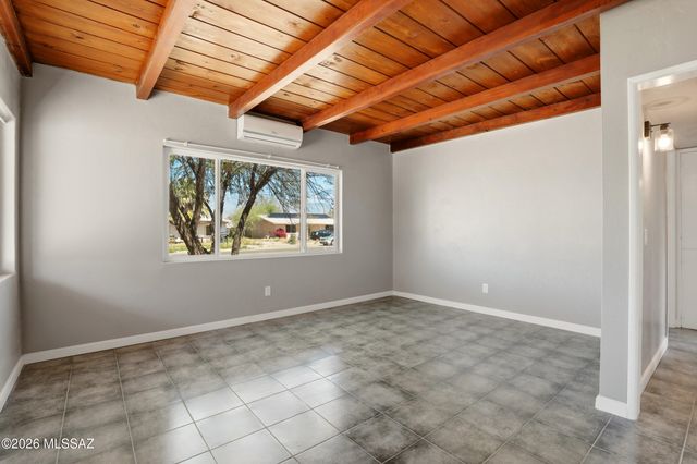 2758 N Montezuma Avenue, Tucson, AZ 85712