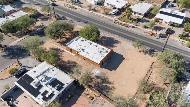 2758 N Montezuma Avenue, Tucson, AZ 85712
