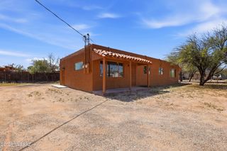 2758 N Montezuma Avenue, Tucson, AZ 85712