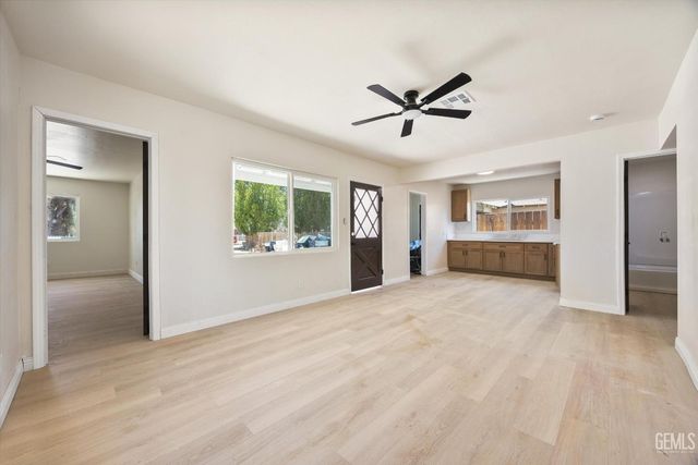 10112 Greenacres Drive, Bakersfield, CA 93312