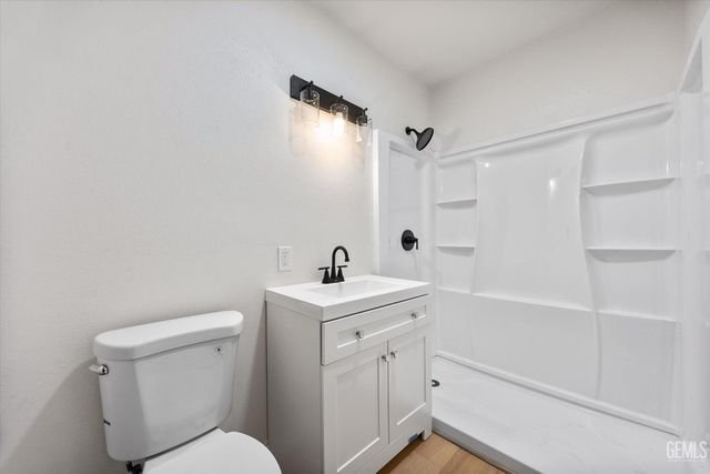 10112 Greenacres Drive, Bakersfield, CA 93312