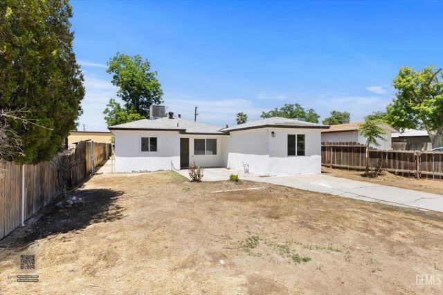 10112 Greenacres Drive, Bakersfield, CA 93312