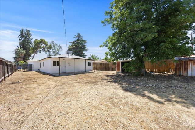 10112 Greenacres Drive, Bakersfield, CA 93312