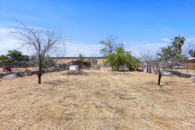10112 Greenacres Drive, Bakersfield, CA 93312