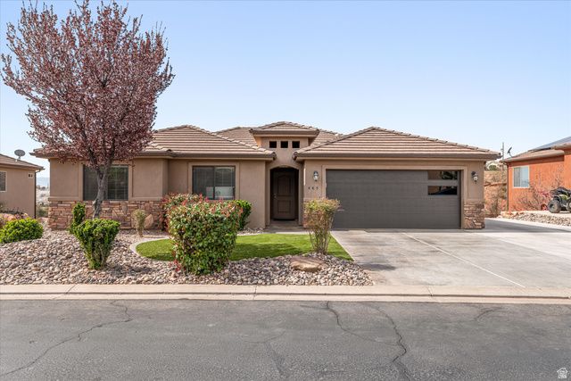 445 N CREEK RIDGE DR, Washington, UT 84780