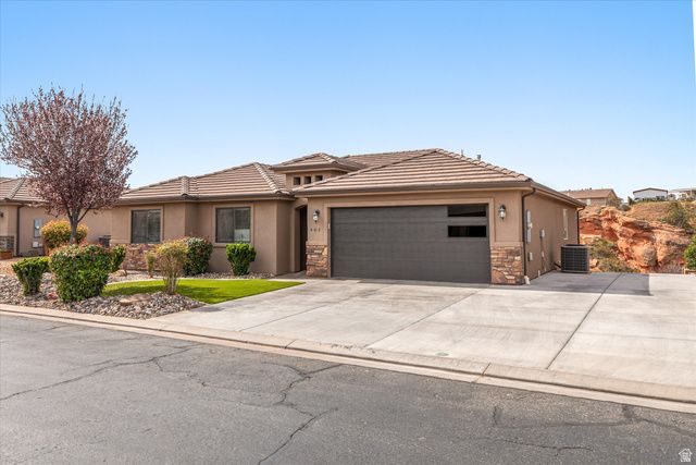 445 N CREEK RIDGE DR, Washington, UT 84780