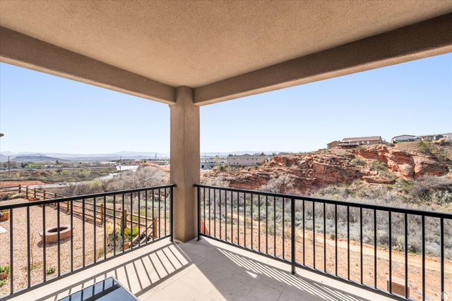 445 N CREEK RIDGE DR, Washington, UT 84780