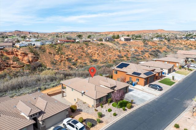 445 N CREEK RIDGE DR, Washington, UT 84780