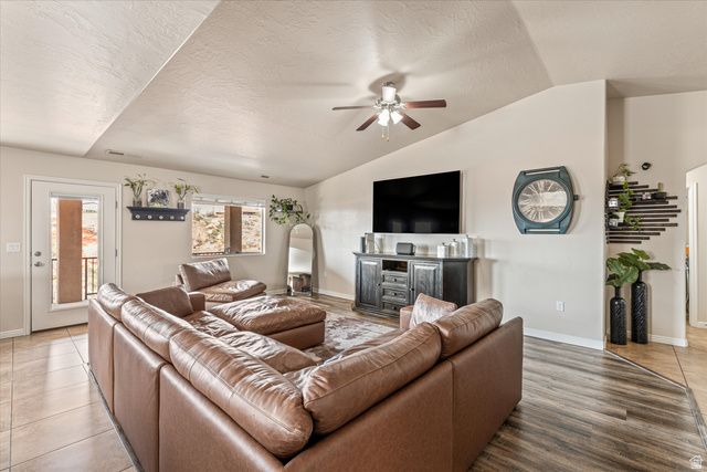 445 N CREEK RIDGE DR, Washington, UT 84780