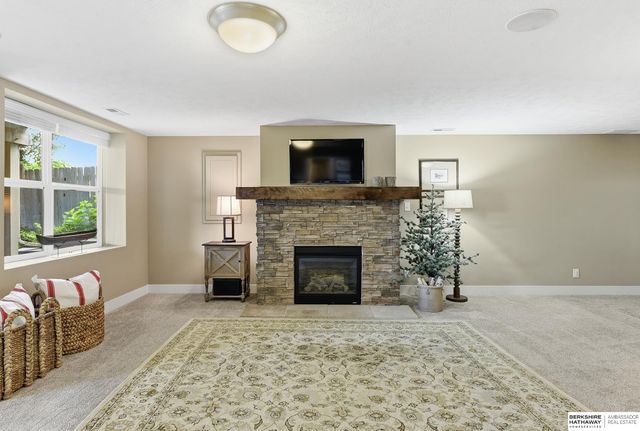 19014 Josephine Street, Omaha, NE 68136