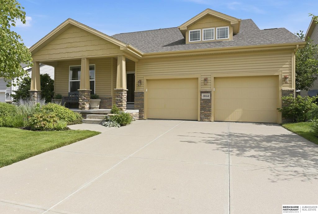 19014 Josephine Street, Omaha, NE 68136