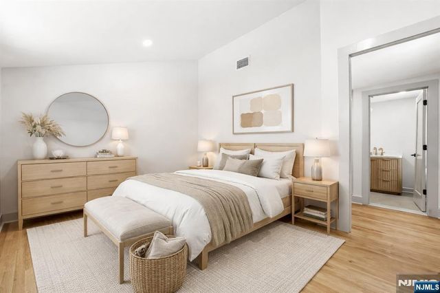 1096 Margaret Street, Teaneck, NJ 07666