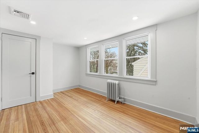 1096 Margaret Street, Teaneck, NJ 07666