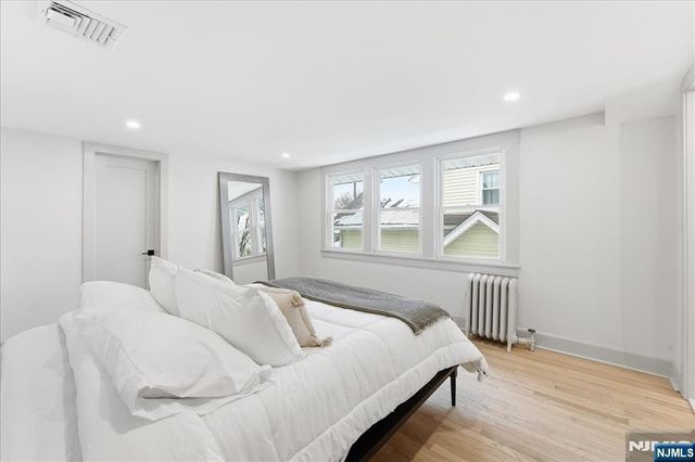 1096 Margaret Street, Teaneck, NJ 07666