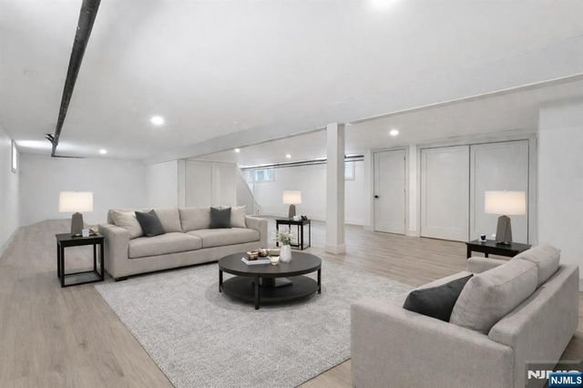 1096 Margaret Street, Teaneck, NJ 07666