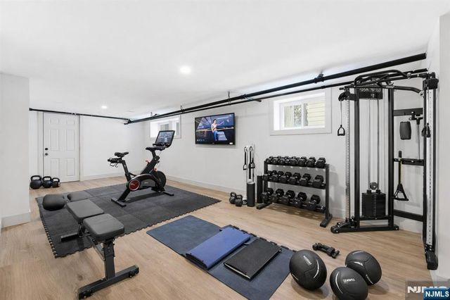 1096 Margaret Street, Teaneck, NJ 07666