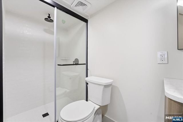 1096 Margaret Street, Teaneck, NJ 07666