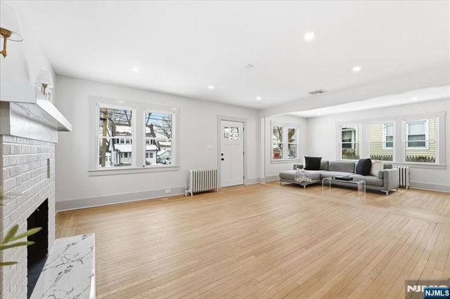 1096 Margaret Street, Teaneck, NJ 07666