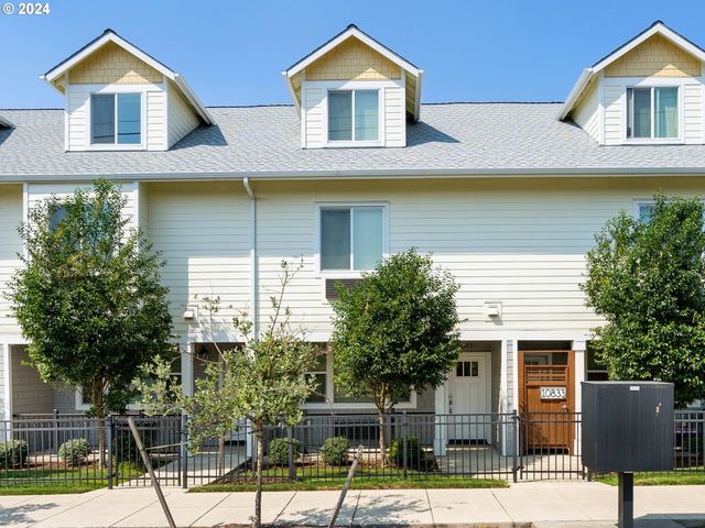 10831 E BURNSIDE St, Portland, OR 97216