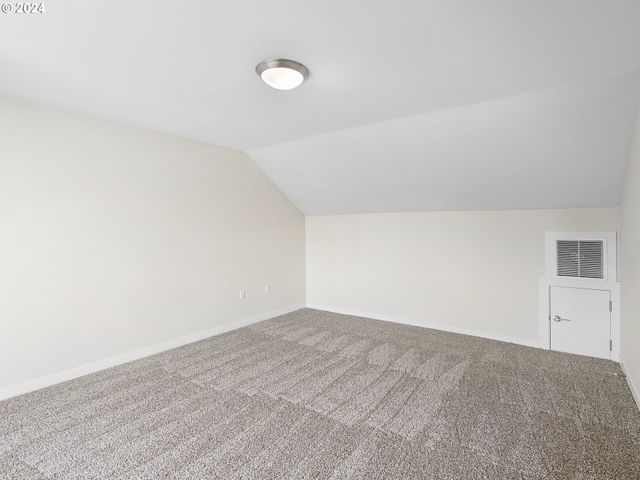 10831 E BURNSIDE St, Portland, OR 97216