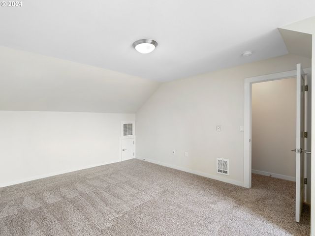 10831 E BURNSIDE St, Portland, OR 97216