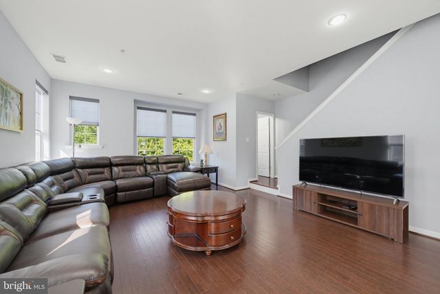 11 FAIRBANKS DR, Gaithersburg, MD 20877