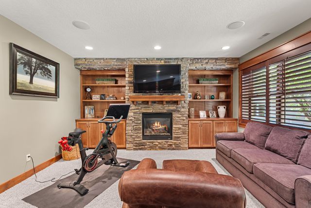 2108 SW Westwinds Drive, Ankeny, IA 50023