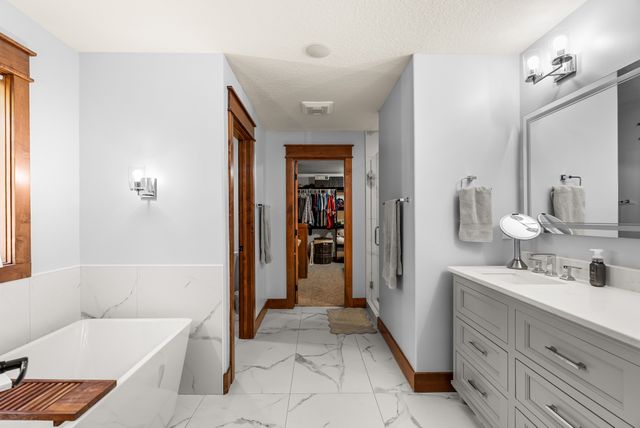 2108 SW Westwinds Drive, Ankeny, IA 50023