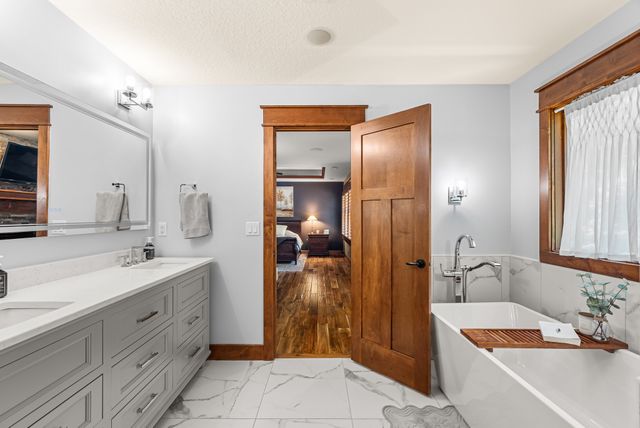 2108 SW Westwinds Drive, Ankeny, IA 50023