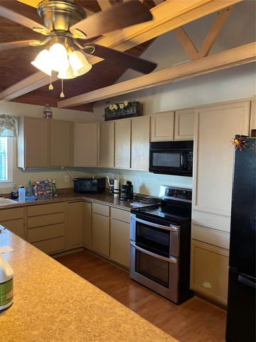 7740 N Us Highway 77, Schulenburg, TX 78956