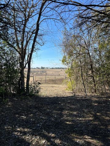 7740 N Us Highway 77, Schulenburg, TX 78956