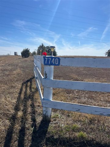 7740 N Us Highway 77, Schulenburg, TX 78956