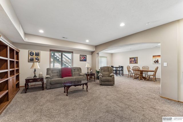 1902 Apollo Lane, Papillion, NE 68133