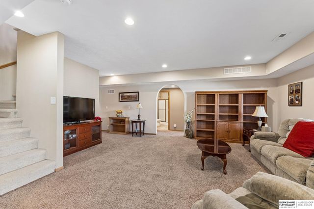 1902 Apollo Lane, Papillion, NE 68133