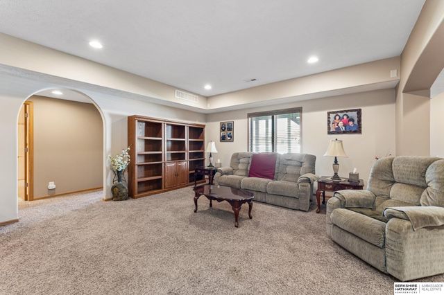 1902 Apollo Lane, Papillion, NE 68133