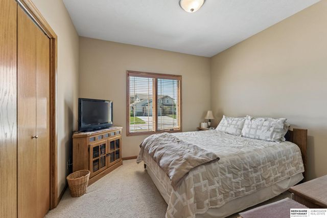 1902 Apollo Lane, Papillion, NE 68133