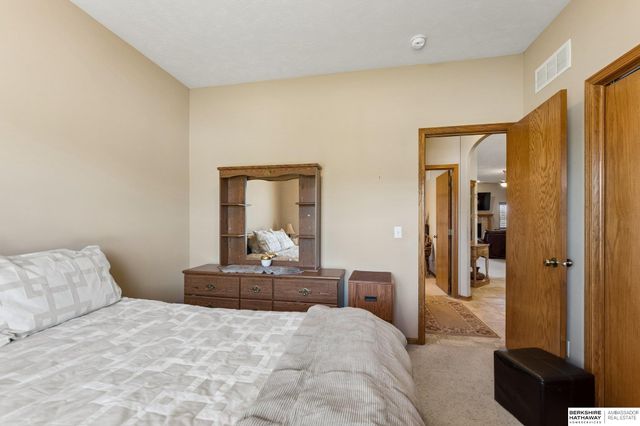 1902 Apollo Lane, Papillion, NE 68133