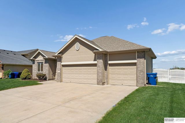 1902 Apollo Lane, Papillion, NE 68133