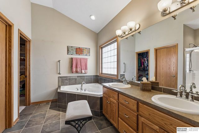 1902 Apollo Lane, Papillion, NE 68133