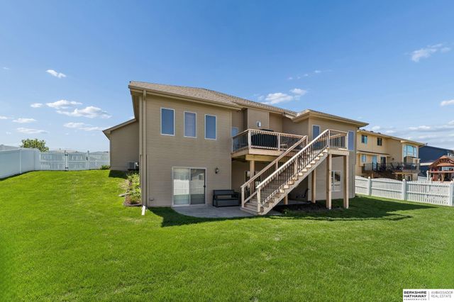 1902 Apollo Lane, Papillion, NE 68133