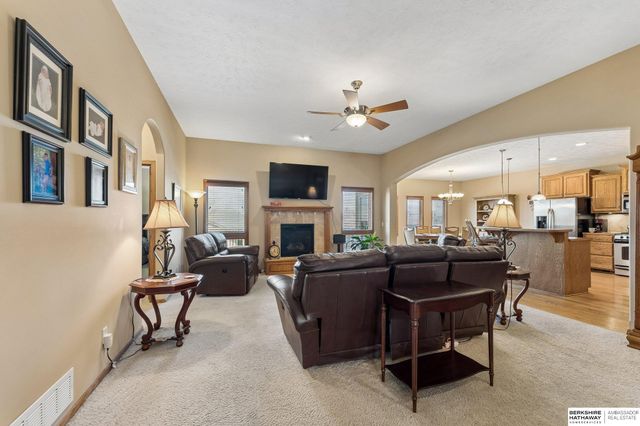 1902 Apollo Lane, Papillion, NE 68133