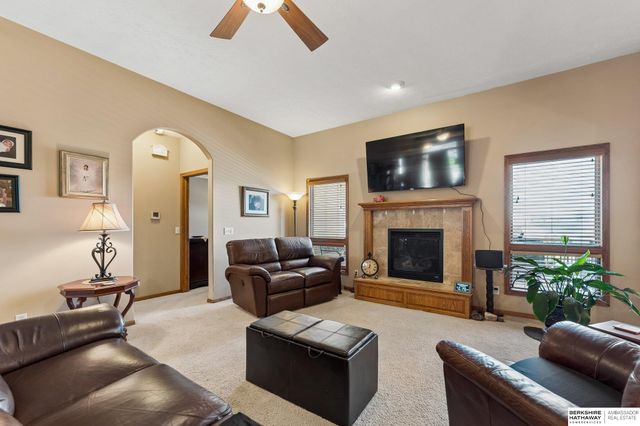 1902 Apollo Lane, Papillion, NE 68133