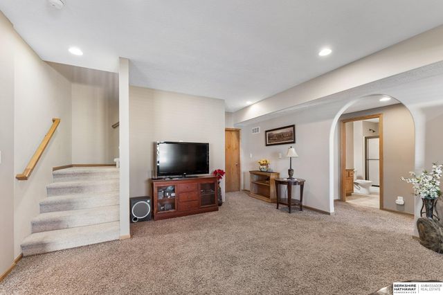 1902 Apollo Lane, Papillion, NE 68133