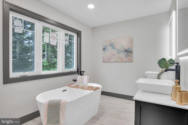 591 BELLE VISTA DR, Enola, PA 17025