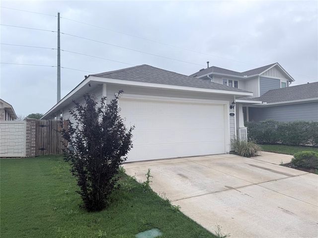 131 Trailstone DR, Bastrop, TX 78602