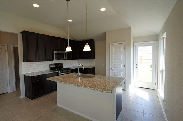 131 Trailstone DR, Bastrop, TX 78602