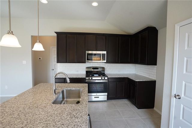 131 Trailstone DR, Bastrop, TX 78602