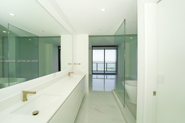 700 NE 24th St 2904, Miami, FL 33137