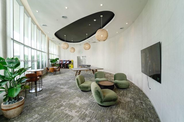 700 NE 24th St 2904, Miami, FL 33137