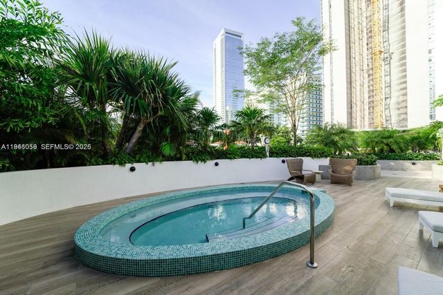 700 NE 24th St 2904, Miami, FL 33137